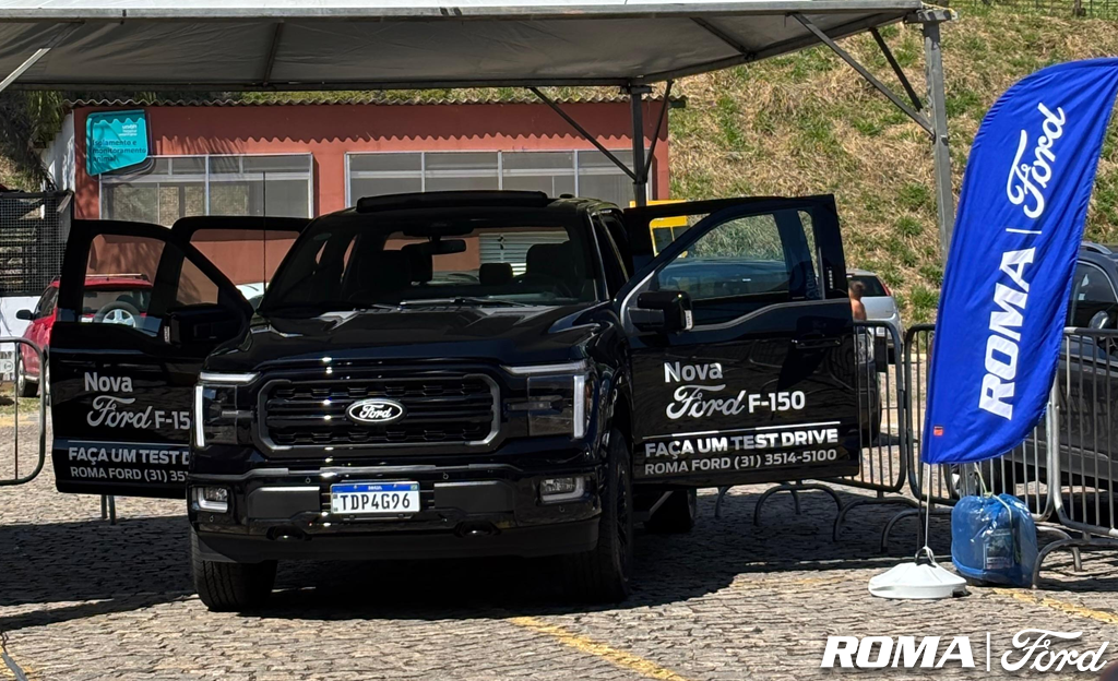 Broncos e Picapes Ford no evento Off-Road